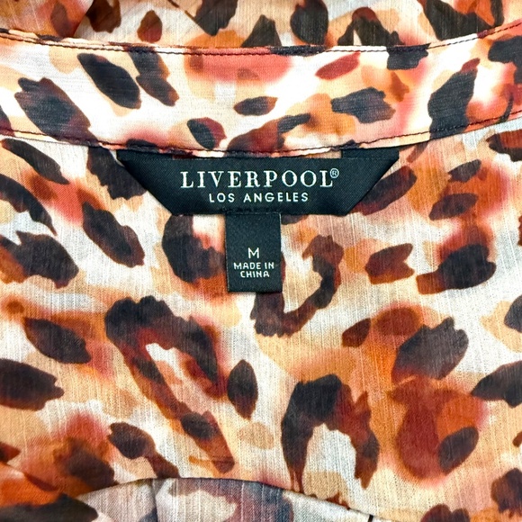 NWT Liverpool woven long sleeve blouse. - Picture 9 of 10